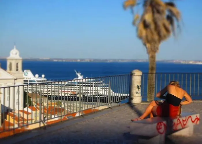 Beatiful Alfama, Charming